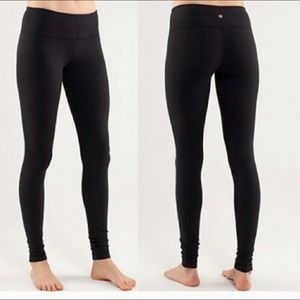Wunder under Lululemon leggings